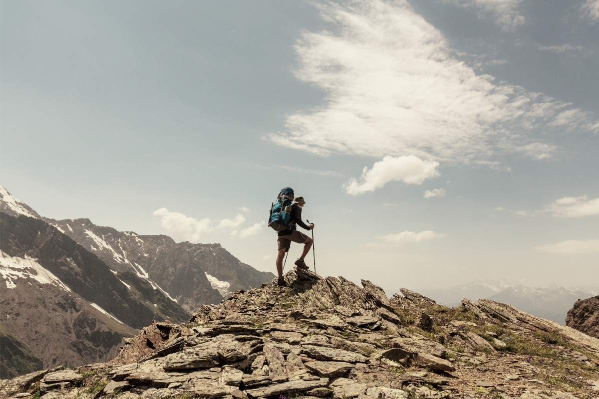 Outdoor Giyimle Şehir Stilini Birleştirme Rehberi