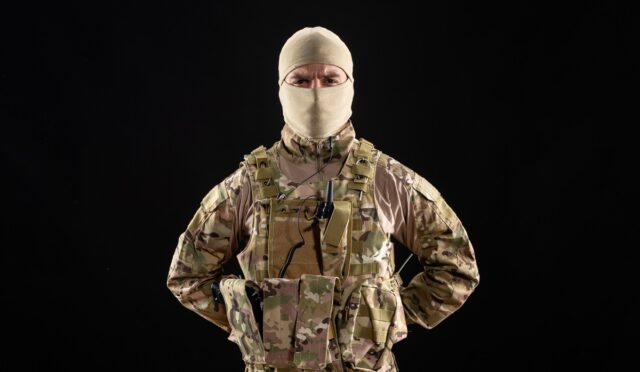 Taktik Giyimde Rahatlık ve Dayanıklılığı Buluşturmak