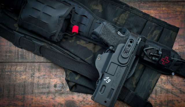 Asker Malzemeleri ve Tabanca Kılıfları İncelemesi