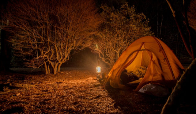 Kamp Çadırları: Doğada Konforlu Bir Gece İçin Tavsiyeler