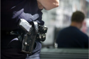 Polis Malzemeleri: Silah Kılıfı Taşıma Kuralları