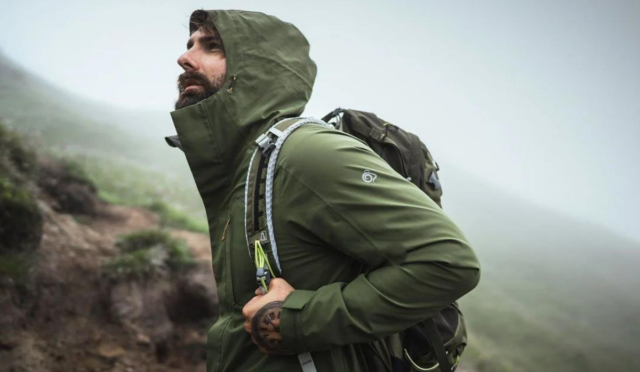 outdoor-giyimde-sehirde-sik-olmanin-sirlari